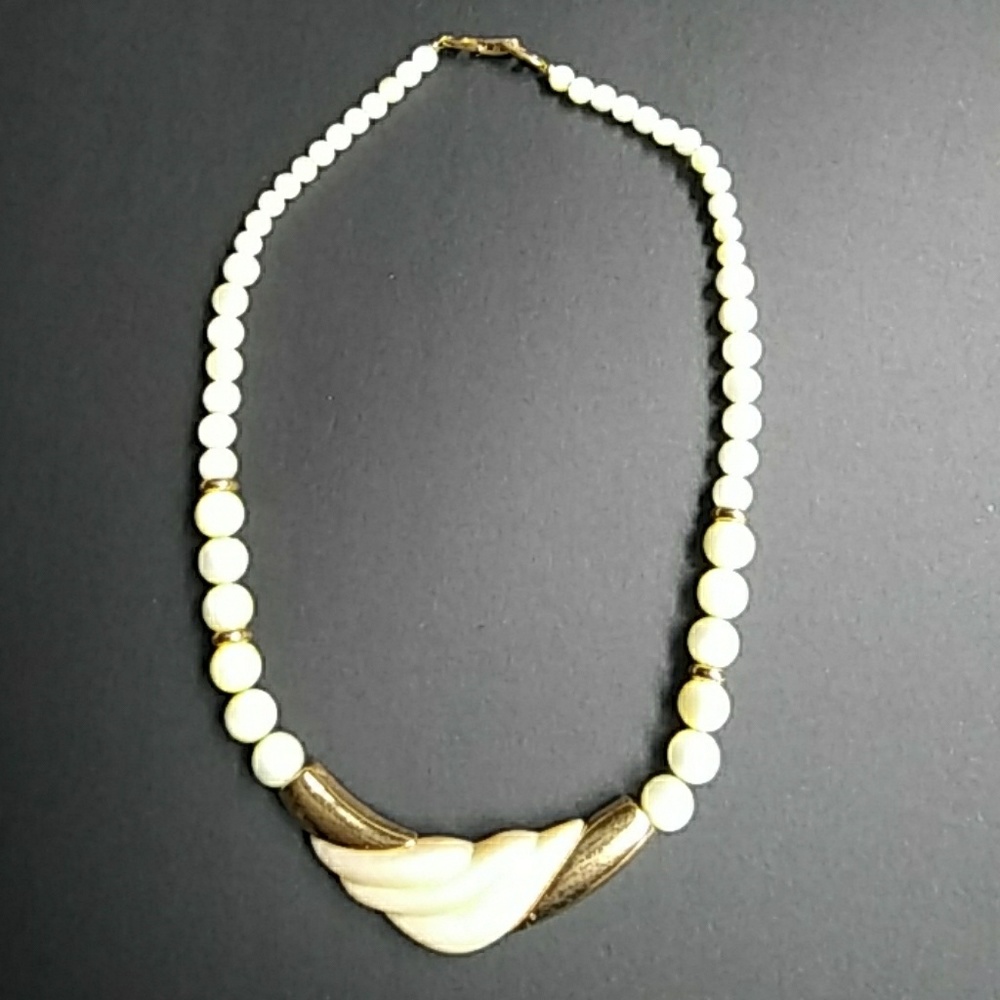 Vintage signed NAPIER Necklace